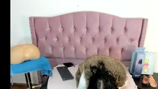 Snapshot of StefanyMiler chatting on November 15, 8:05 pm StefanyMiler online show from November 15, 8:05 pm