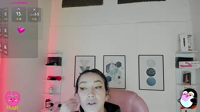 cristal  hot 1 online show from February 14, 4:04 am