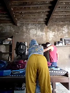 Snapshot of Fullyloadedvid chatting on December 4, 5:50 am Fullyloadedvid online show from December 4, 5:50 am