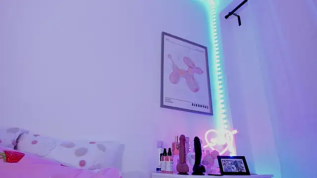 Snapshot of _viioletweekend_ chatting on March 6, 10:15 pm viioletweekend online show from March 6, 10:15 pm