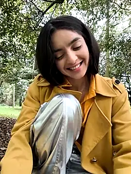 Snapshot of Sam_Sara chatting on October 13, 5:35 pm Sam Sara online show from October 13, 5:35 pm