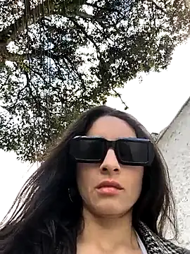 Snapshot of Sam_Sara chatting on November 2, 6:43 pm Sam Sara online show from November 2, 6:43 pm