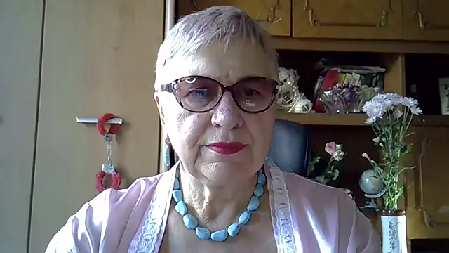 Snapshot of SweetCherry27 chatting on September 28, 5:35 am SweetCherry27 online show from September 28, 5:35 am