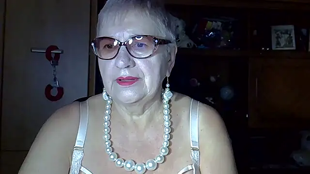 Snapshot of SweetCherry27 chatting on October 1, 4:40 am SweetCherry27 online show from October 1, 4:40 am