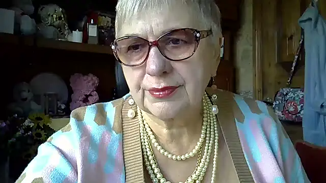 Snapshot of SweetCherry27 chatting on October 16, 5:41 am SweetCherry27 online show from October 16, 5:41 am