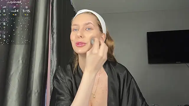 SofyBruno online show from January 15, 6:29 am