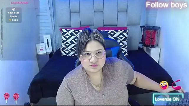 evelin zaens online show from October 14, 4:57 am