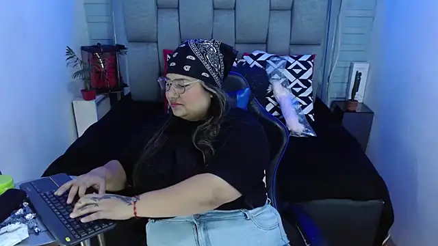 evelin zaens online show from November 10, 6:45 am