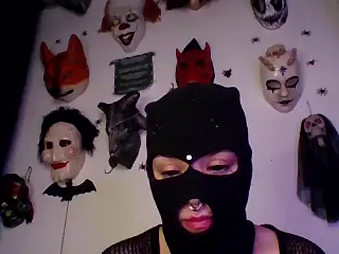 Snapshot of FeticheMacabre chatting on December 13, 12:42 am FeticheMacabre online show from December 13, 12:42 am