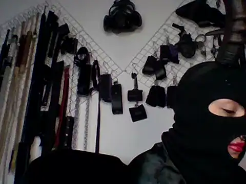 Snapshot of FeticheMacabre chatting on December 23, 12:46 am FeticheMacabre online show from December 23, 12:46 am