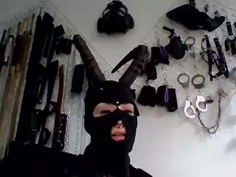 Snapshot of FeticheMacabre chatting on January 3, 7:50 pm FeticheMacabre online show from January 3, 7:50 pm