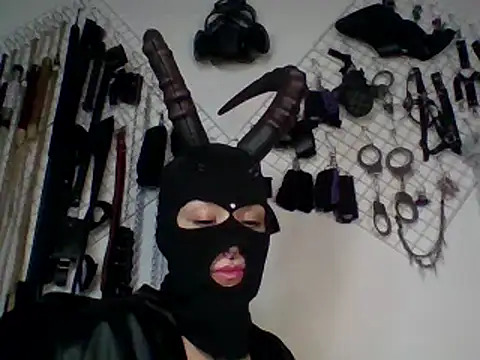 Snapshot of FeticheMacabre chatting on January 4, 2:03 am FeticheMacabre online show from January 4, 2:03 am