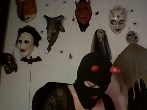 Snapshot of FeticheMacabre chatting on March 16, 7:04 am FeticheMacabre online show from March 16, 7:04 am