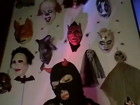 Snapshot of FeticheMacabre chatting on March 23, 4:27 am FeticheMacabre online show from March 23, 4:27 am