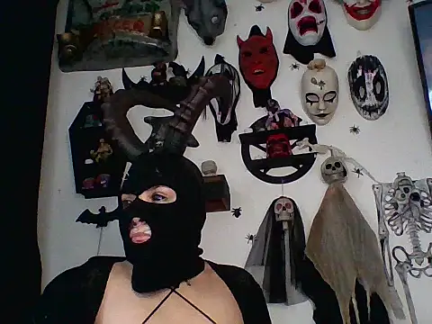Snapshot of FeticheMacabre chatting on February 12, 8:48 pm FeticheMacabre online show from February 12, 8:48 pm
