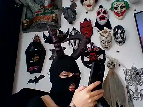 Snapshot of FeticheMacabre chatting on February 28, 3:57 pm FeticheMacabre online show from February 28, 3:57 pm