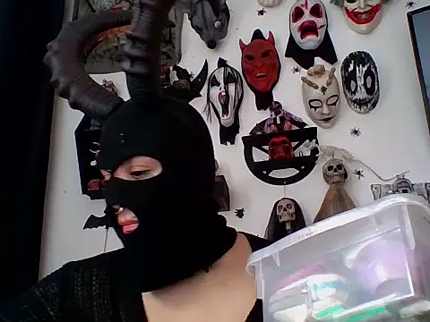 Snapshot of FeticheMacabre chatting on March 1, 6:32 pm FeticheMacabre online show from March 1, 6:32 pm