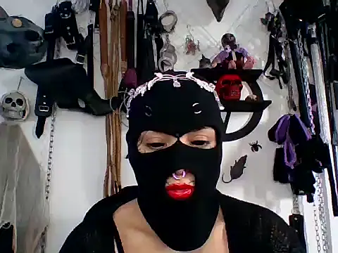 Snapshot of FeticheMacabre chatting on April 14, 5:52 pm FeticheMacabre online show from April 14, 5:52 pm