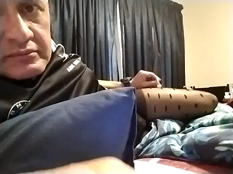 Snapshot of MattBratt chatting on May 30, 3:09 pm MattBratt online show from May 30, 3:09 pm