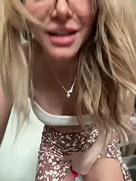 MessyNastyQueen online show from March 22, 8:59 pm