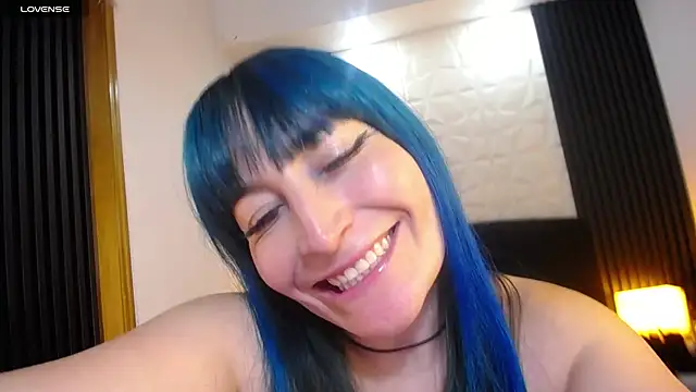 alicia moom online show from December 16, 5:43 pm