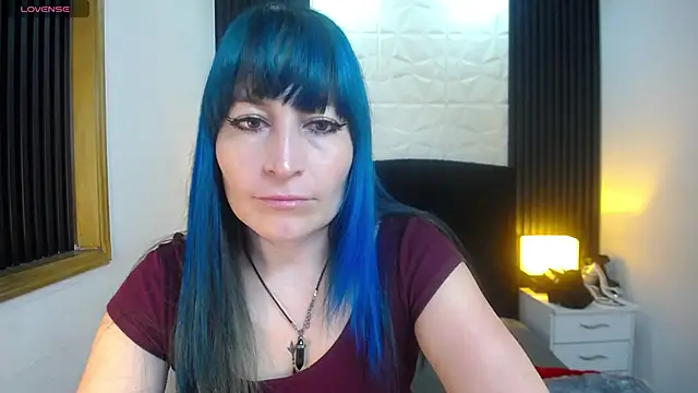 alicia moom online show from December 17, 3:17 pm