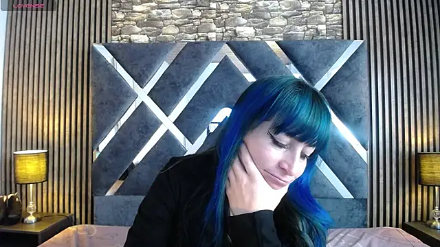 alicia moom online show from January 4, 7:23 pm