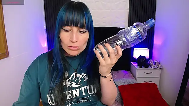 alicia moom online show from January 22, 7:56 pm