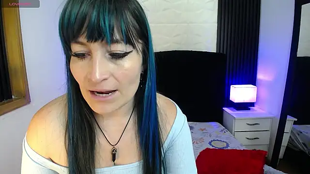 alicia moom online show from March 22, 2:14 pm