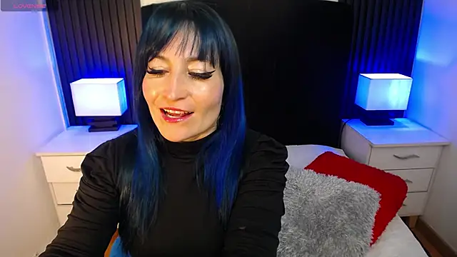 alicia moom online show from October 15, 7:03 pm