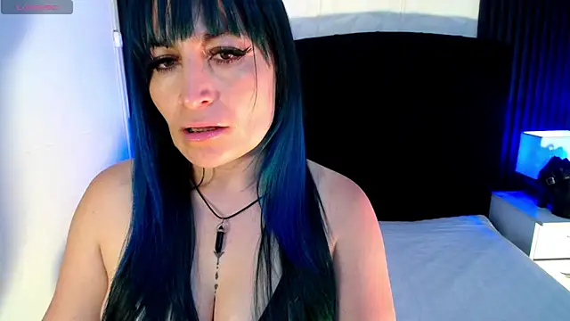 alicia moom online show from February 7, 7:39 pm