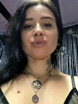 Snapshot of KikiXRed chatting on January 17, 6:54 pm KikiXRed online show from January 17, 6:54 pm