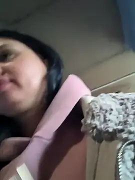 Snapshot of KikiXRed chatting on December 3, 12:47 pm KikiXRed online show from December 3, 12:47 pm