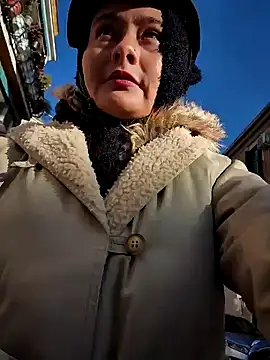 Snapshot of bellapaty chatting on January 18, 2:33 pm bellapaty online show from January 18, 2:33 pm