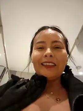 Snapshot of bellapaty chatting on March 16, 5:28 pm bellapaty online show from March 16, 5:28 pm