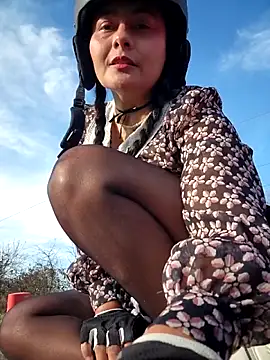 Snapshot of bellapaty chatting on February 27, 3:23 pm bellapaty online show from February 27, 3:23 pm