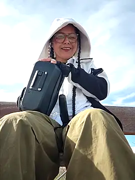 Snapshot of bellapaty chatting on March 26, 8:53 am bellapaty online show from March 26, 8:53 am