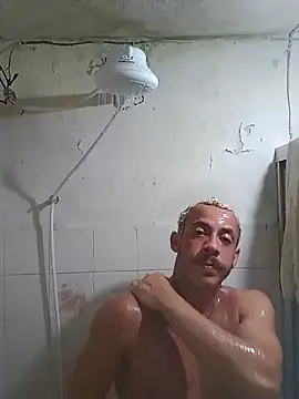 Snapshot of MachoScorpionCaralho chatting on January 22, 10:37 pm MachoScorpionCaralho online show from January 22, 10:37 pm