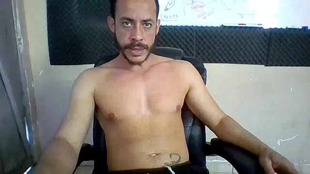 Snapshot of MachoScorpionCaralho chatting on September 11, 12:49 pm MachoScorpionCaralho online show from September 11, 12:49 pm