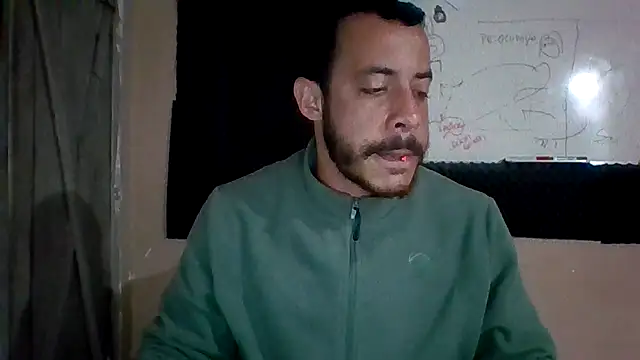 Snapshot of MachoScorpionCaralho chatting on September 13, 11:43 am MachoScorpionCaralho online show from September 13, 11:43 am