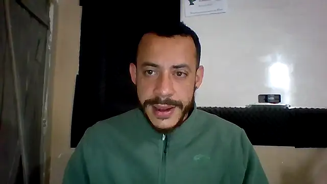 Snapshot of MachoScorpionCaralho chatting on September 27, 12:43 pm MachoScorpionCaralho online show from September 27, 12:43 pm