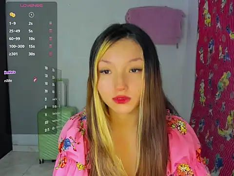 Snapshot of Alice_bloom_ chatting on January 12, 7:24 am Alice bloom online show from January 12, 7:24 am