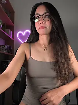 Snapshot of Naughty-Jessie chatting on May 7, 8:36 pm Naughty-Jessie online show from May 7, 8:36 pm