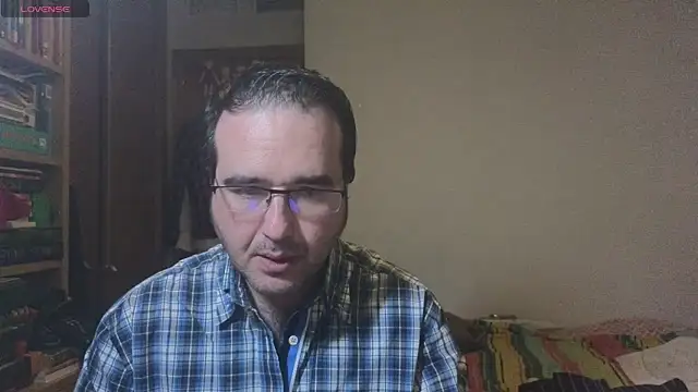 curiosillo83 online show from February 1, 10:44 pm