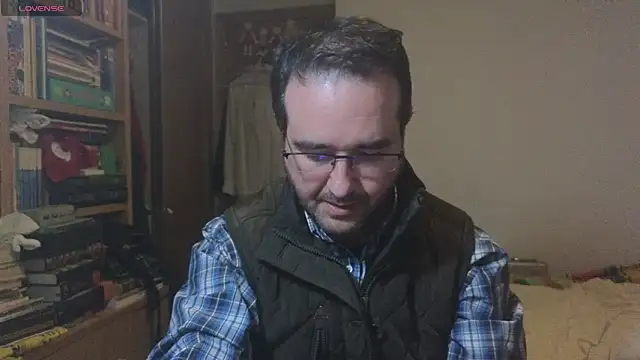 curiosillo83 online show from February 4, 7:00 pm