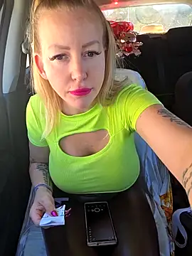 Snapshot of Jassy_Foxy chatting on April 1, 9:43 am Jassy Foxy online show from April 1, 9:43 am