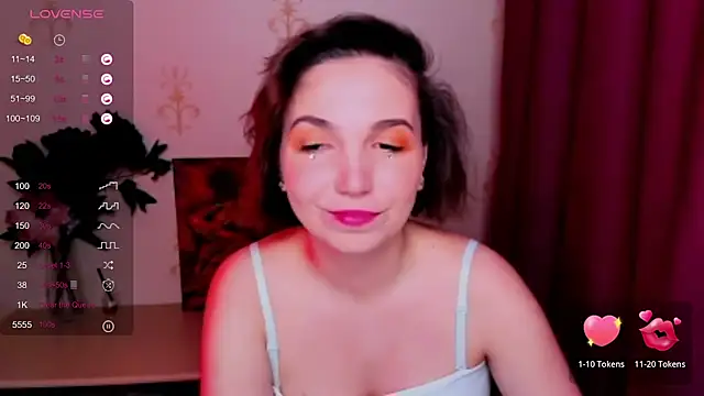 KindHazelHere  online show from October 19, 8:15 am