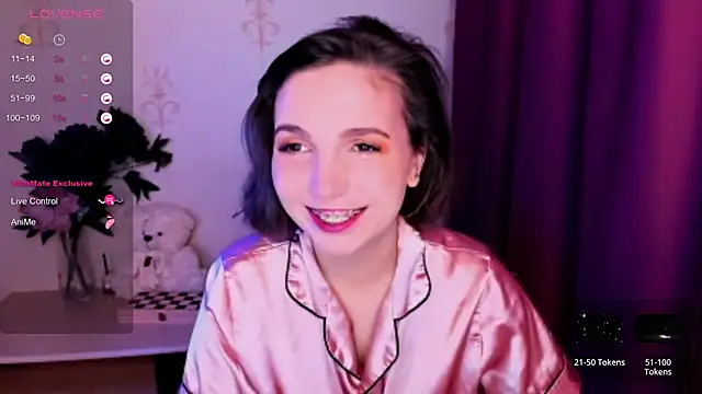 KindHazelHere  online show from November 11, 8:14 am