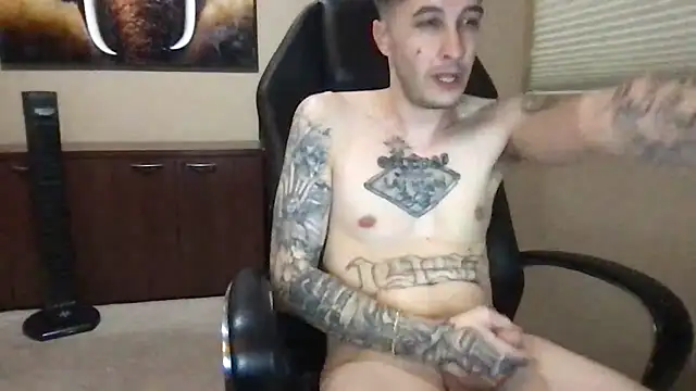 Snapshot of Bwcjoshbanks chatting on June 20, 6:16 am Bwcjoshbanks online show from June 20, 6:16 am