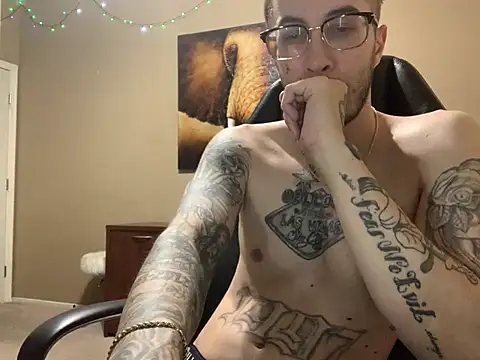 Snapshot of Bwcjoshbanks chatting on July 17, 12:23 pm Bwcjoshbanks online show from July 17, 12:23 pm